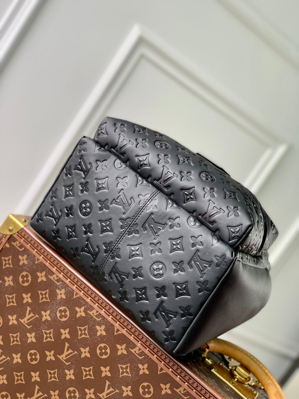 DISCOVERY PM BACKPACK 38 IN BLACK MONOGRAM LAMBSKIN