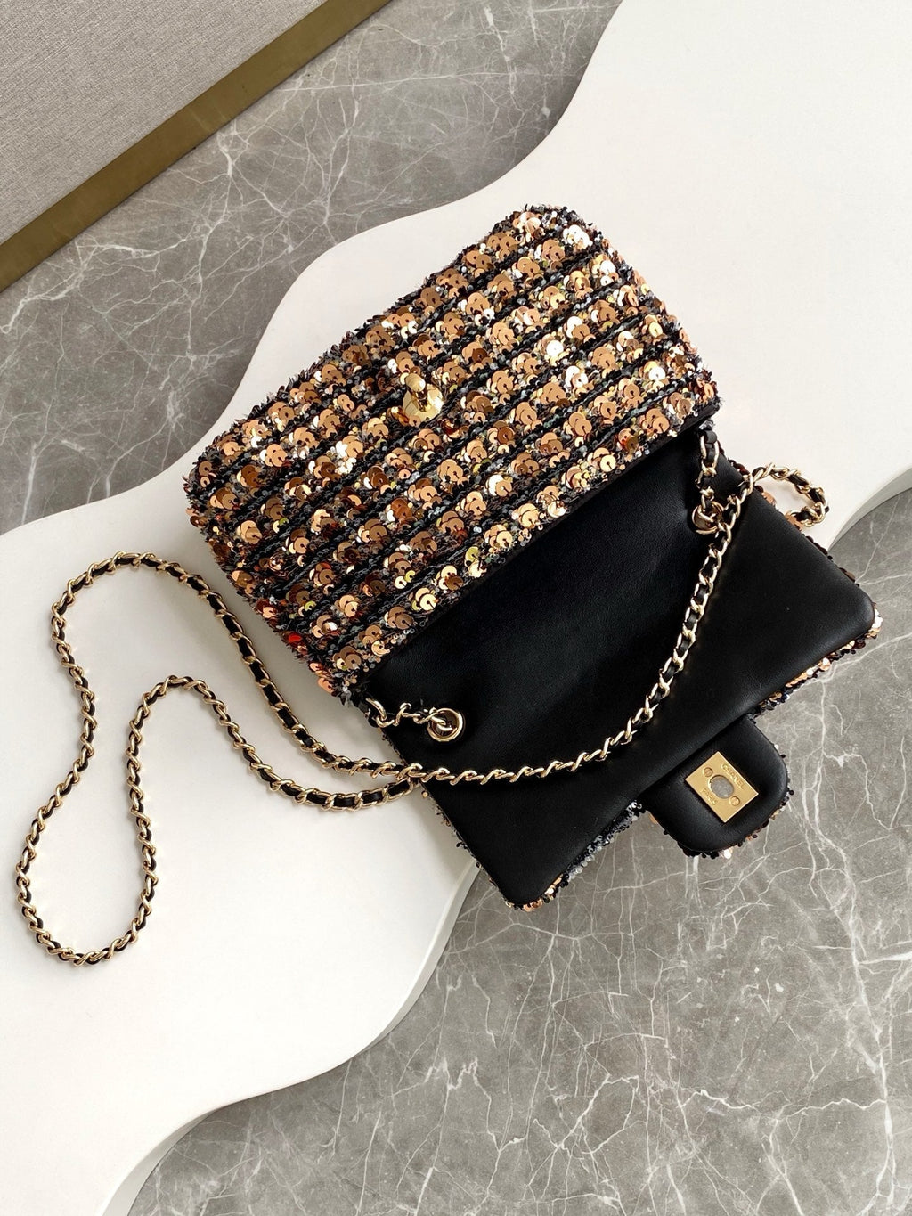 CLASSIC FLAP BAG 21 IN BROWN MIX BLACK SEQUINS